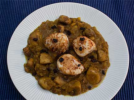 Pan-Fried Scallops with Mushroom Curry